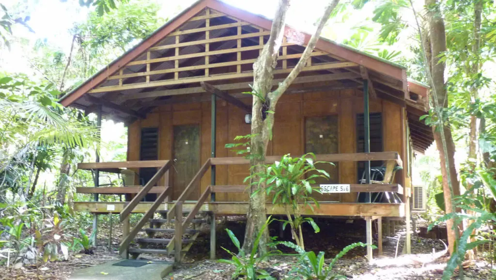  | The Best Things to Do in Queensland Australia featured by top international travel blogger, Tracy's Travels in Time: a house at Cape Tribulation 