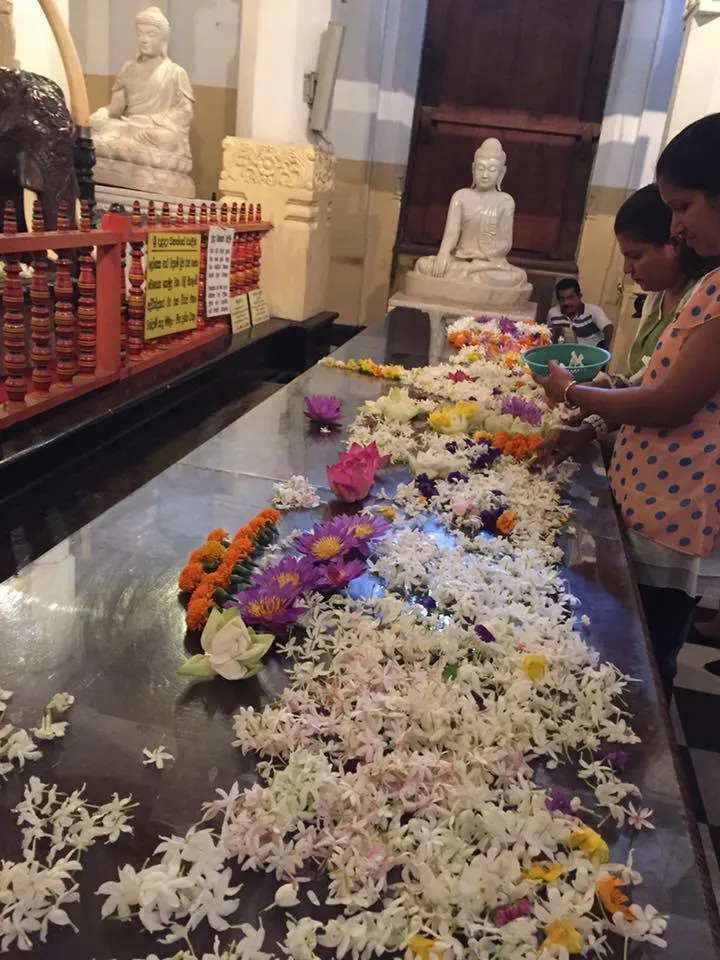 temple-of-the-sacred-tooth-relic-2