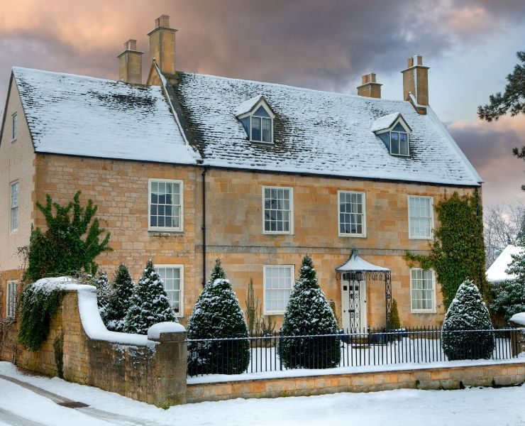 English cottage in the snow