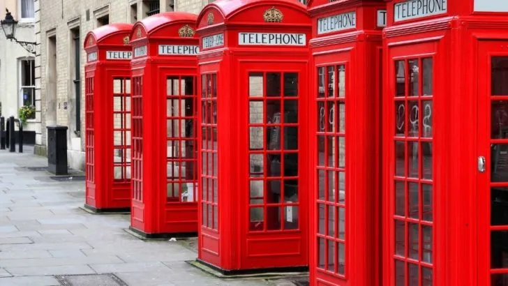 london phone boxes Top 10 England travel guide books to help plan your trip in a row