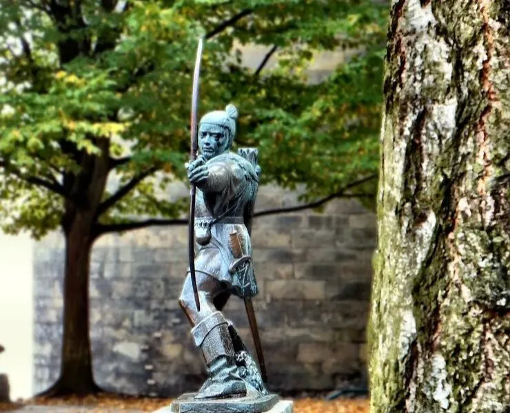 The statue of Robin Hood in Nottingham