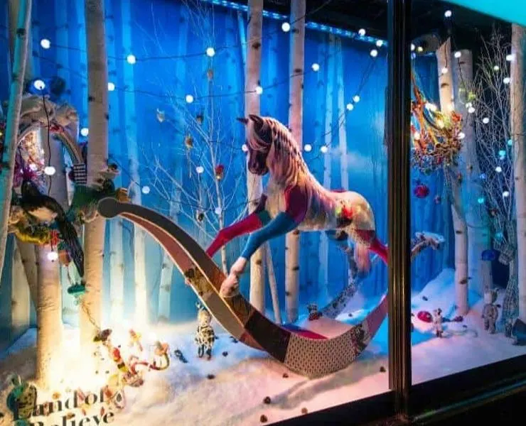 London in winter - Harrods window