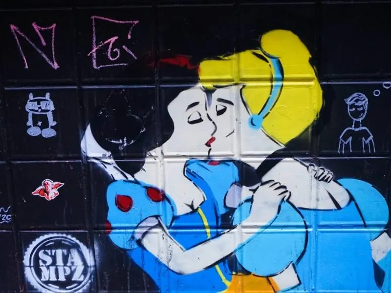 Disney Princesses kiss