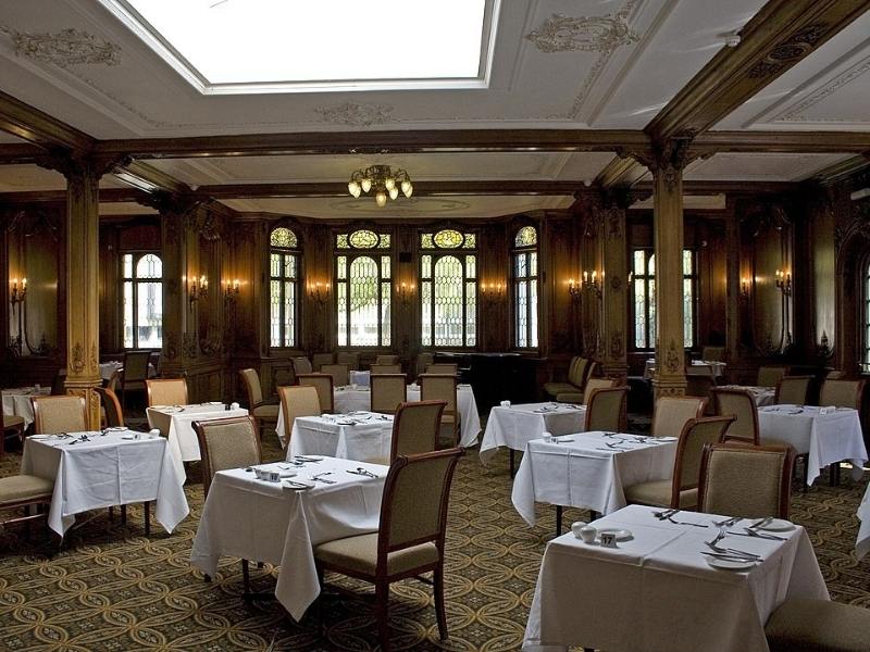 White Swan Hotel (The RMS Olympic Dining Room). By Own work - Own work, CC BY-SA 4.0, https://commons.wikimedia.org/w/index.php?curid=19006045