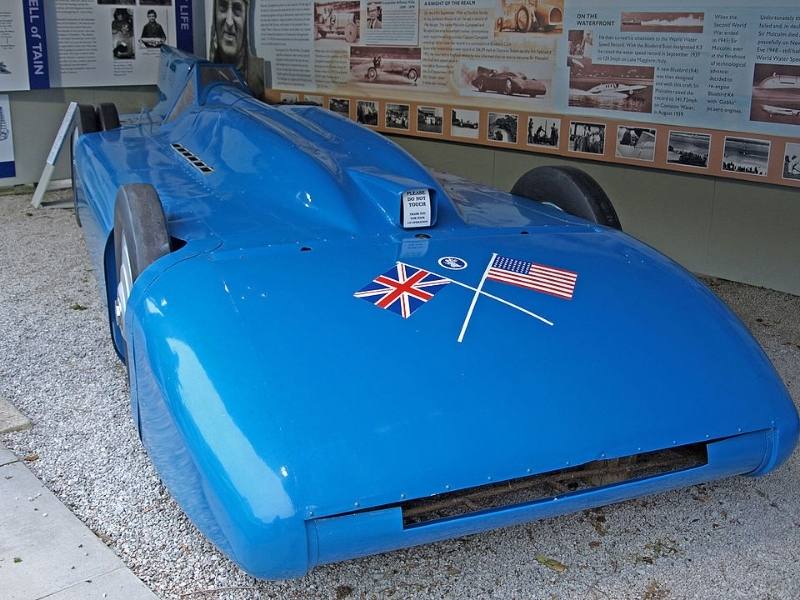 A replica of the bluebird car