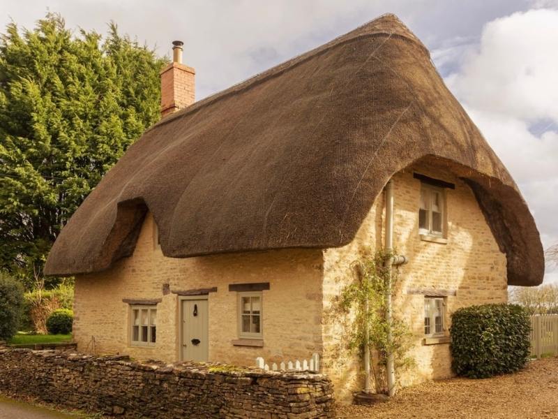 Thatched Cotswold Cottage