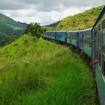Sri Lanka train-travel-guide