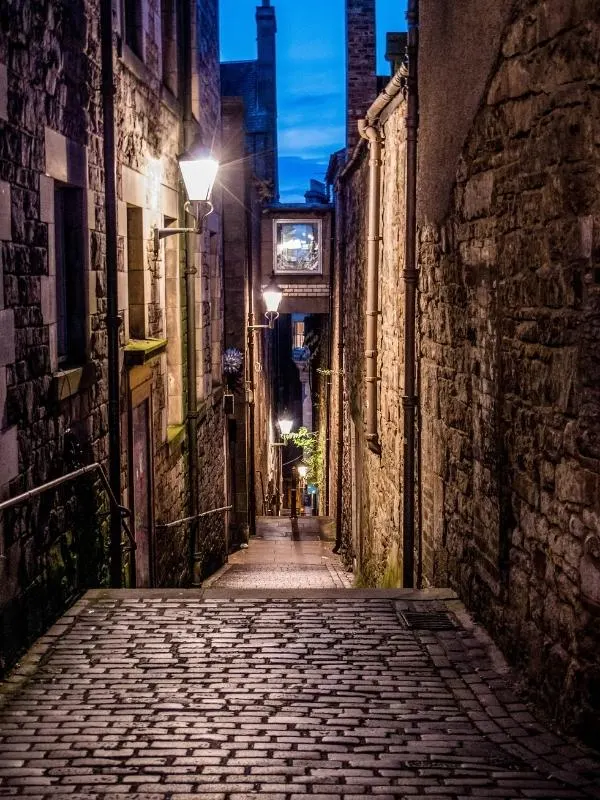 Alley in Edinburgh