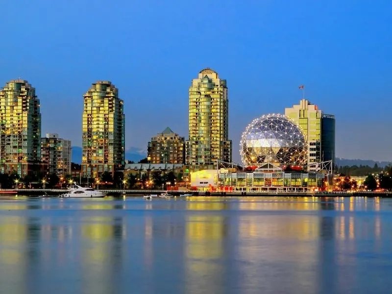  Vancouver Science World Museum.