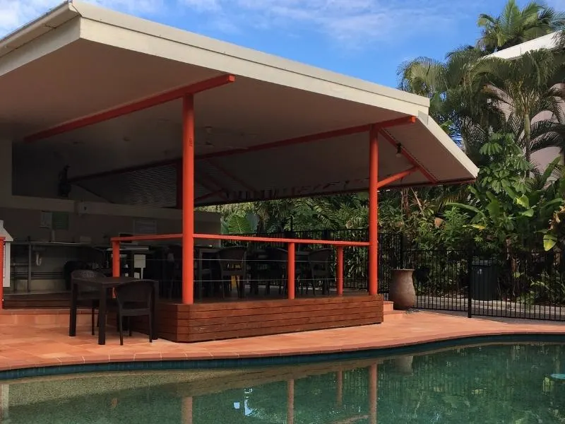 Port Douglas Motel pool and outdoor BBQ area.