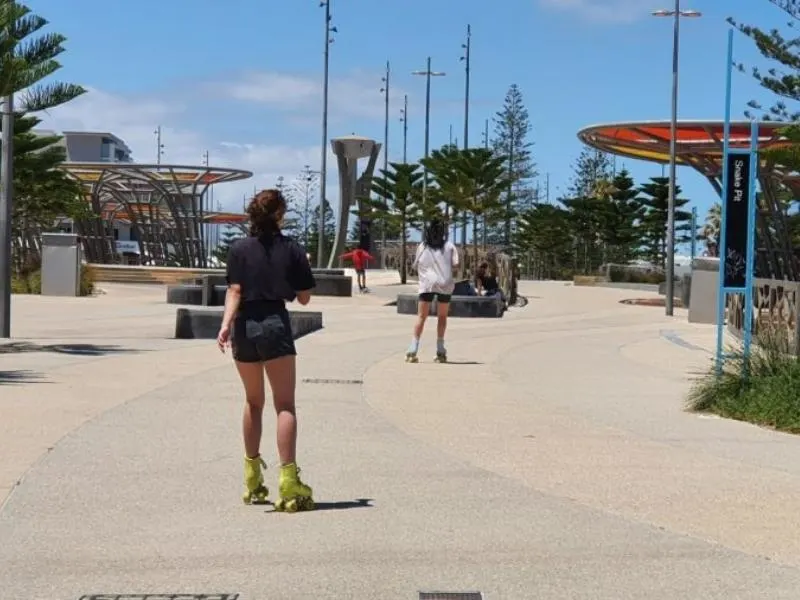  Scarborough Beach.