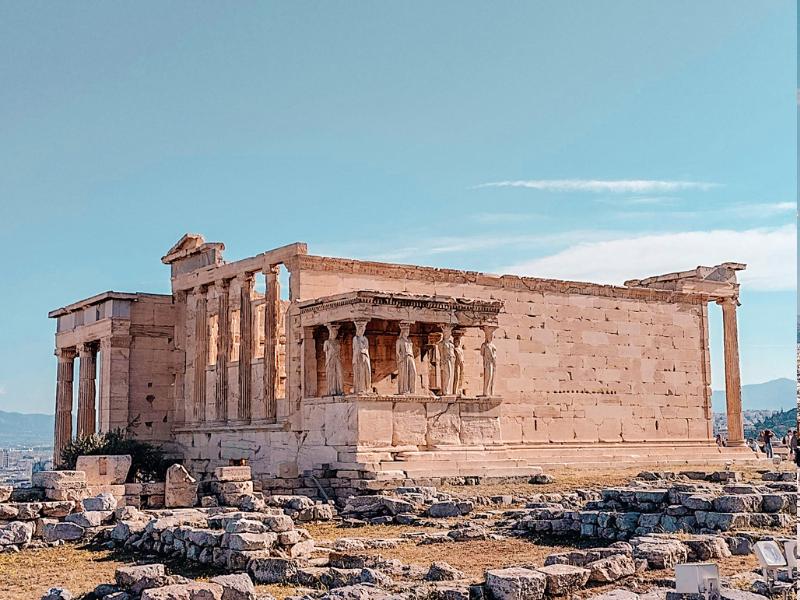 Is Athens worth visiting to see sights such as the Acropolis?